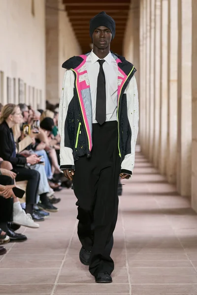 Look 13